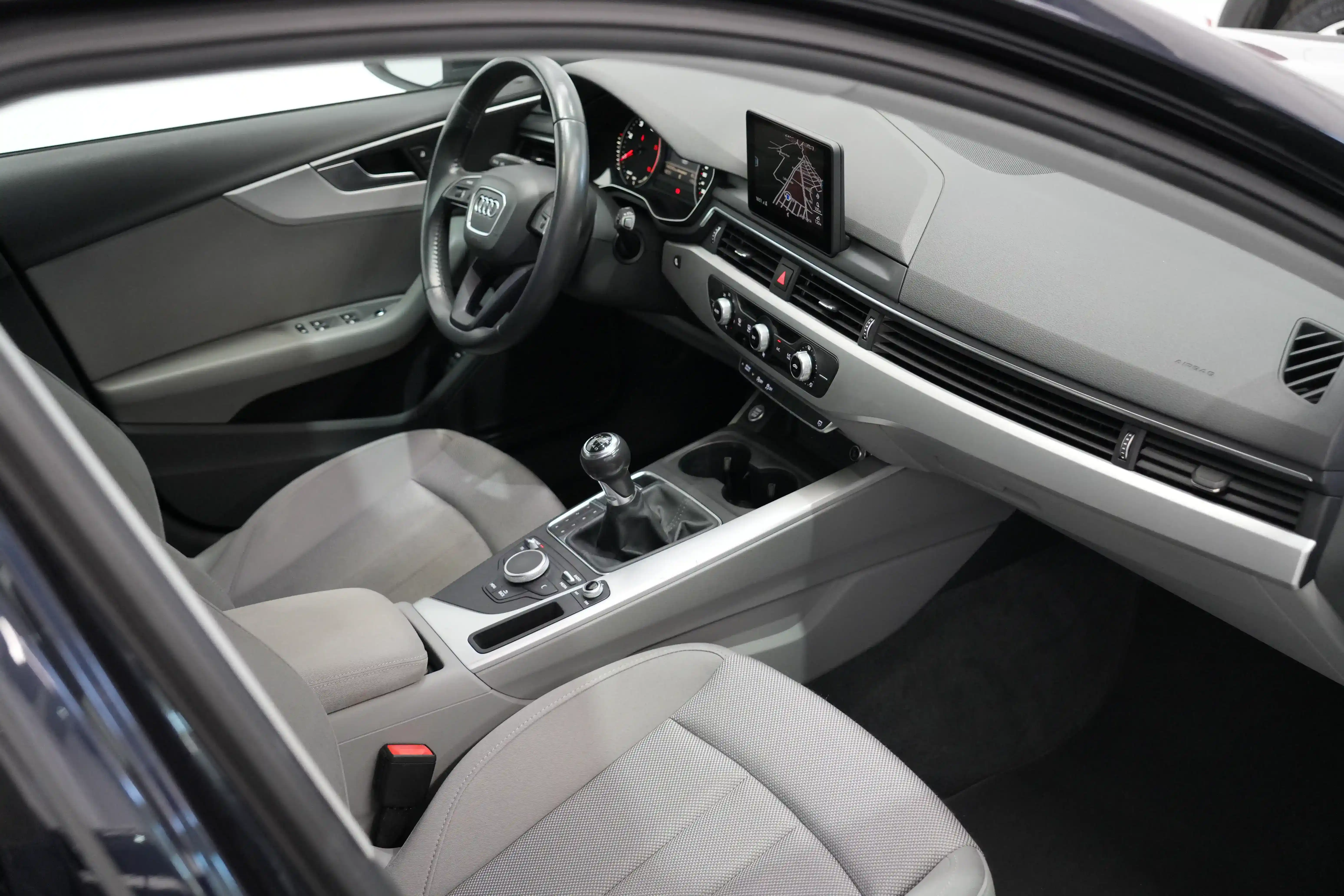 Audi A4 AVANT 2.0 DIESEL - foto 11