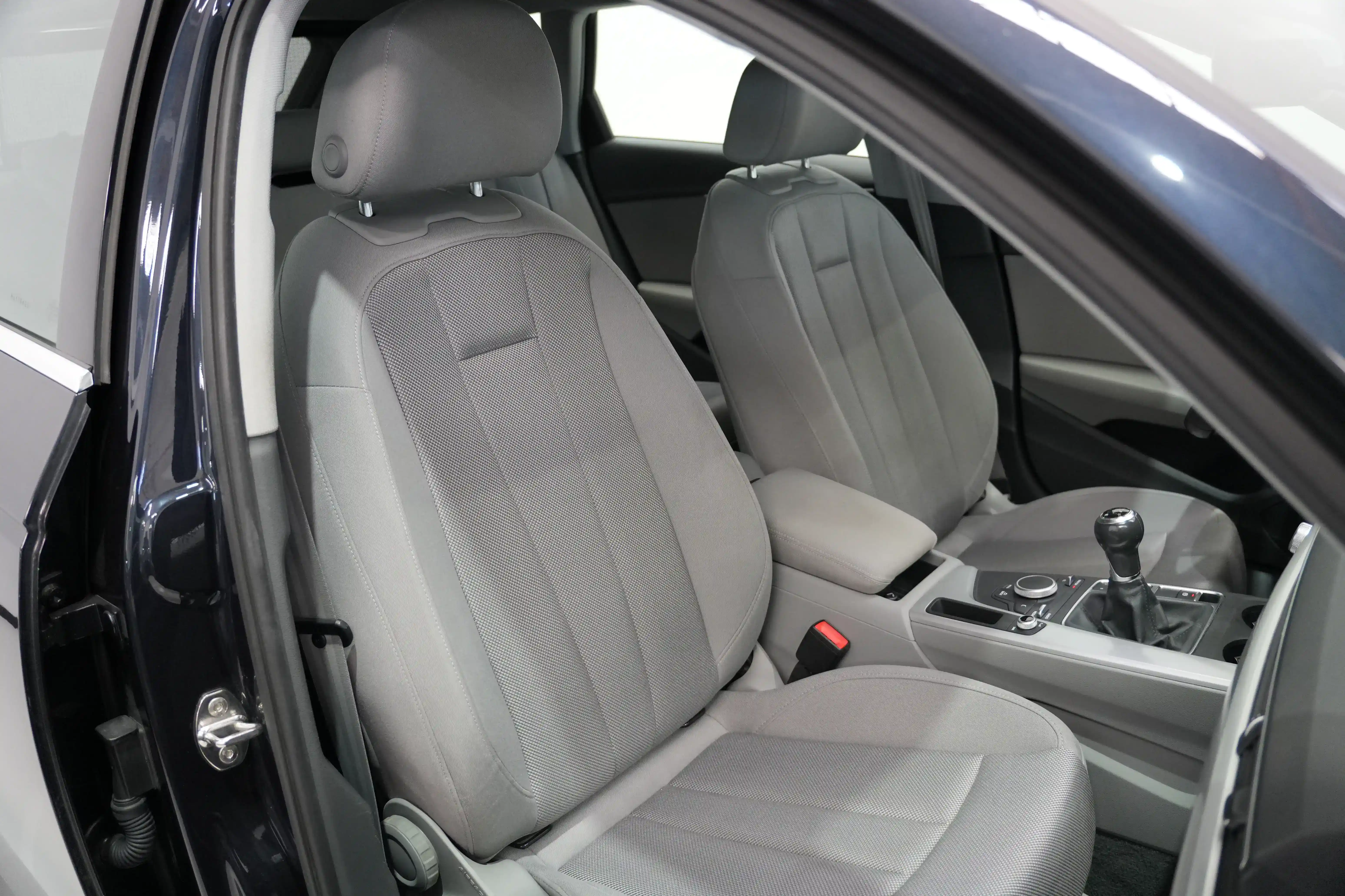 Audi A4 AVANT 2.0 DIESEL - foto 12