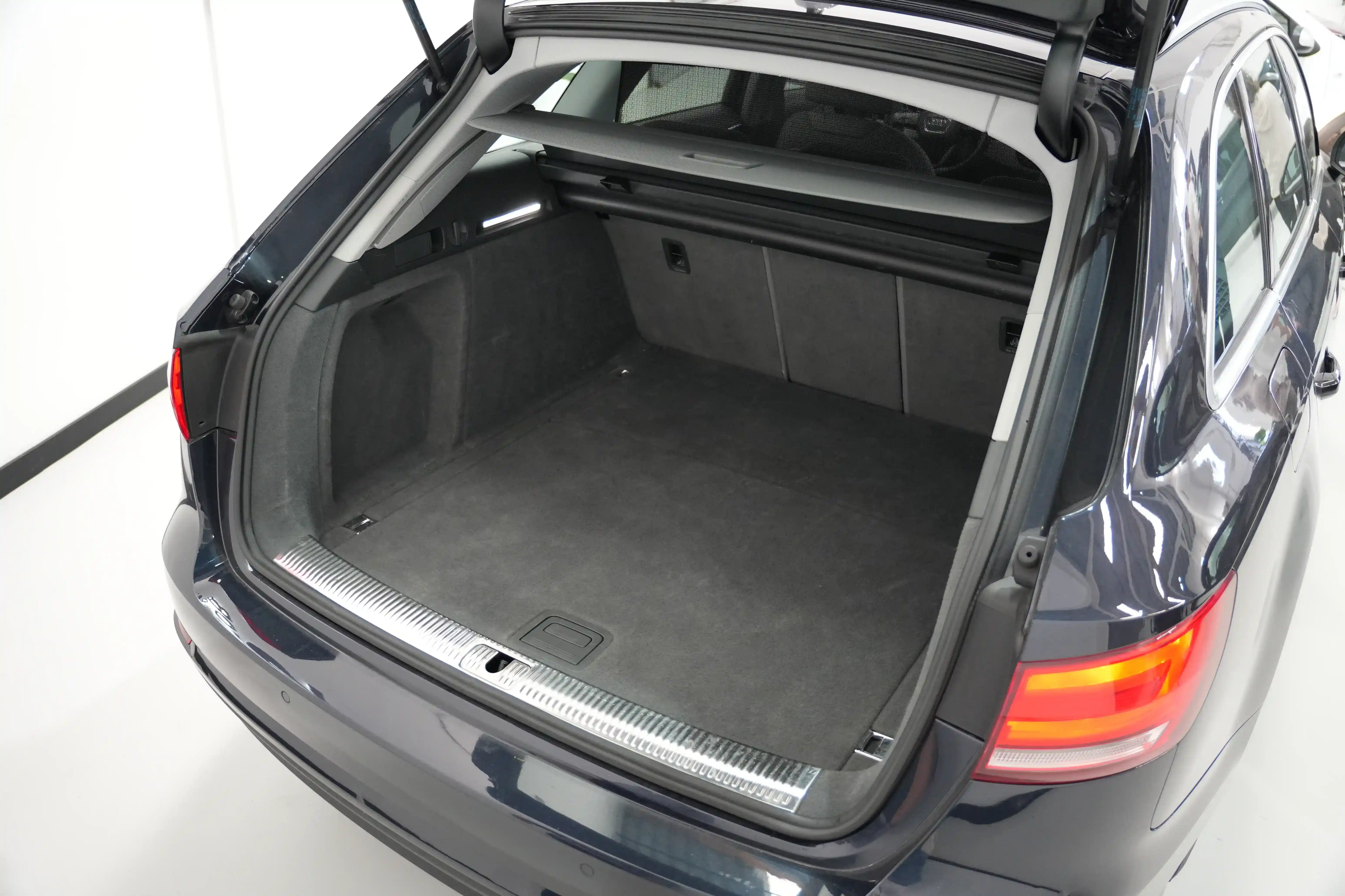 Audi A4 AVANT 2.0 DIESEL - foto 18
