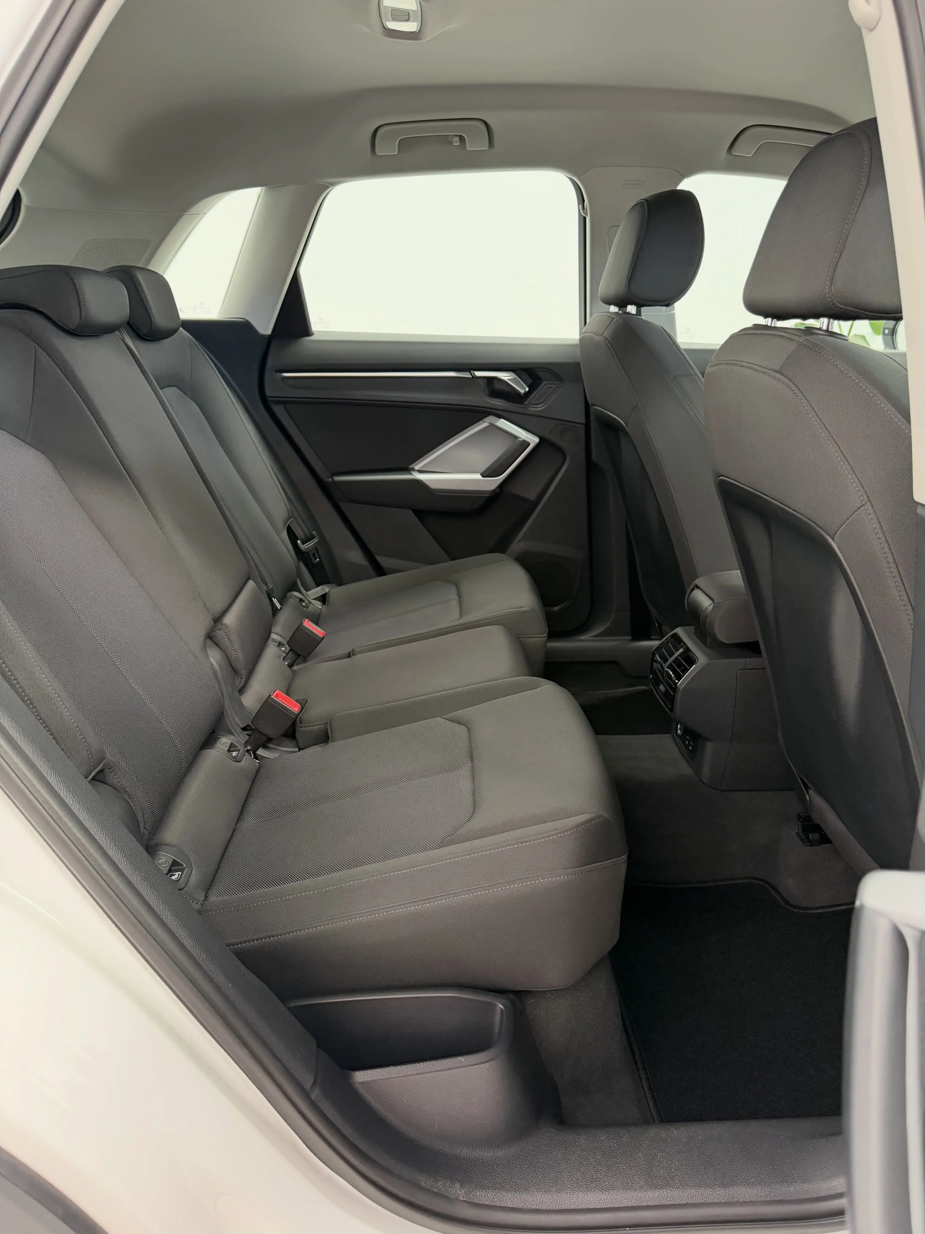Audi Q3 2.0 TDI / DIESEL - foto 17