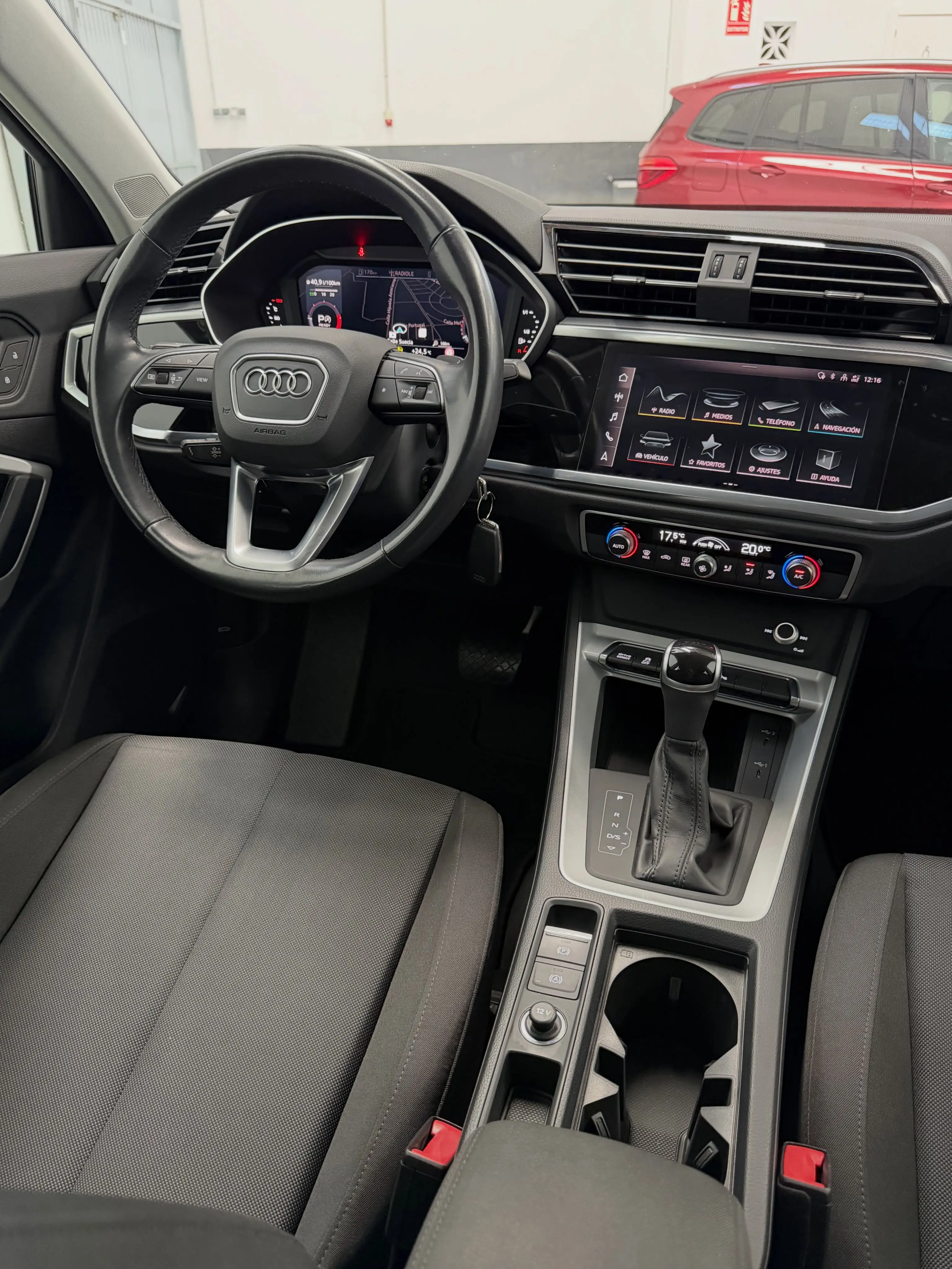 Audi Q3 2.0 TDI / DIESEL - foto 18