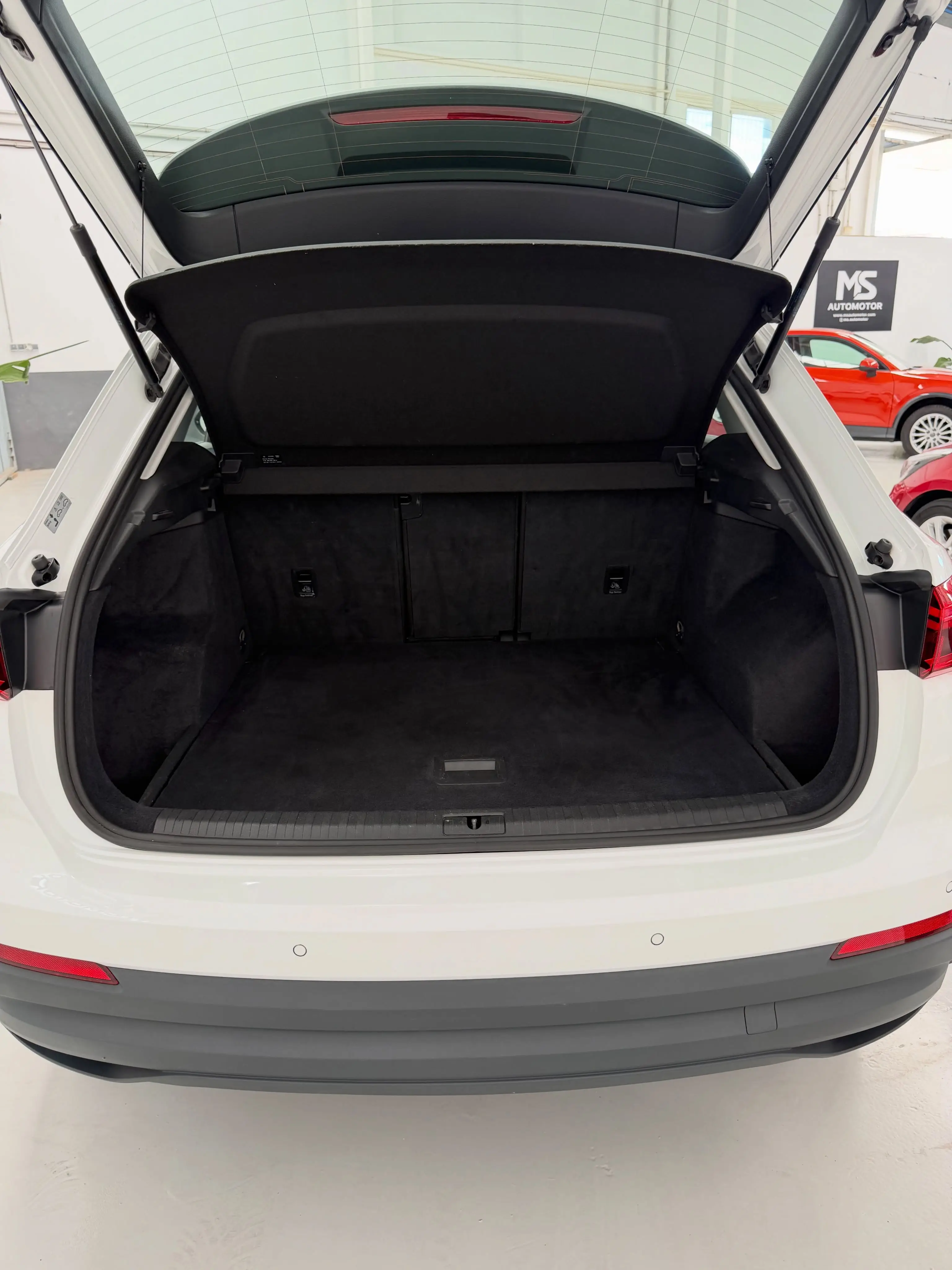 Audi Q3 2.0 TDI / DIESEL - foto 19