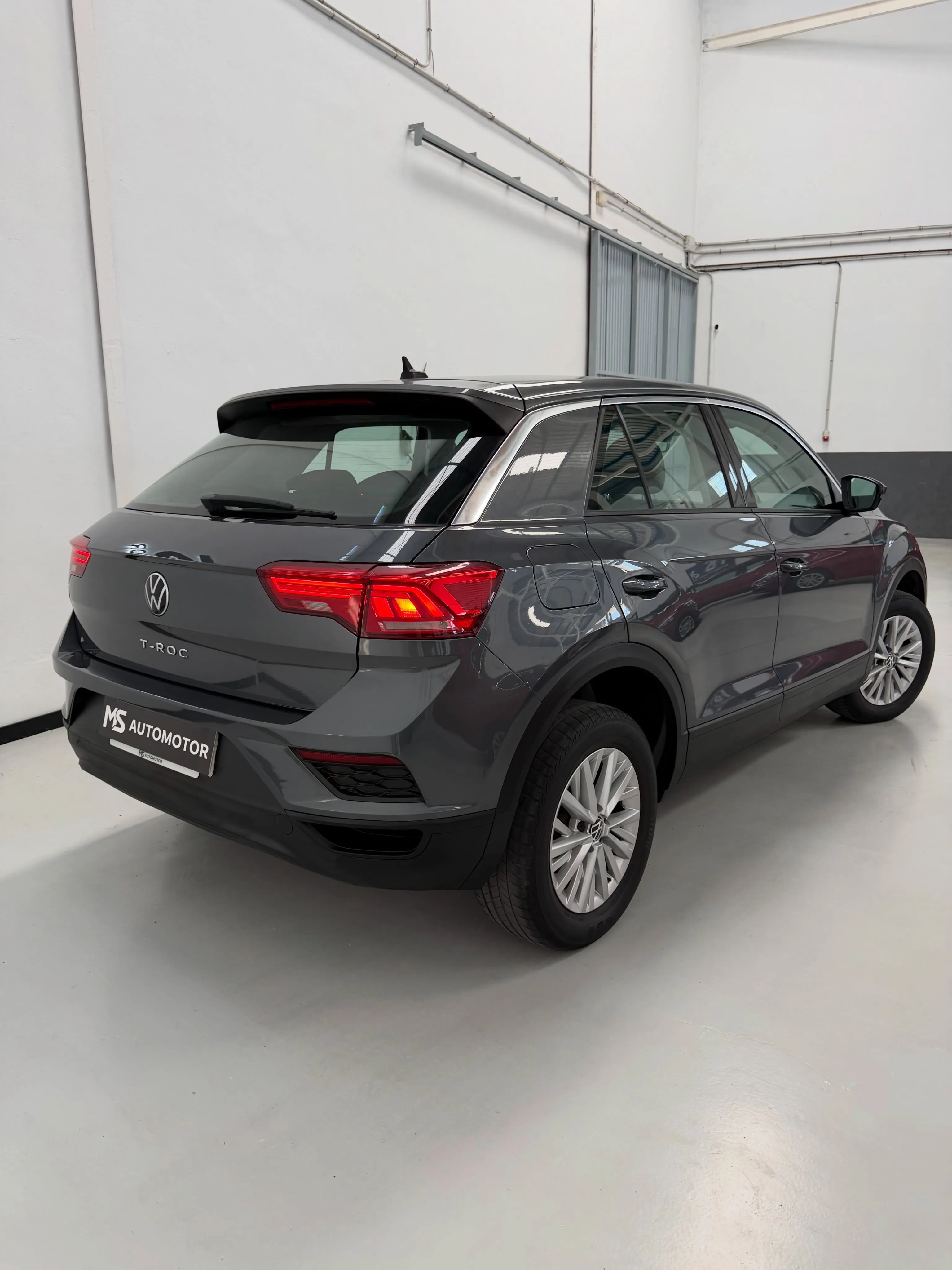 Volkswagen T-ROC 1.6 TDI / DIESEL - foto 2