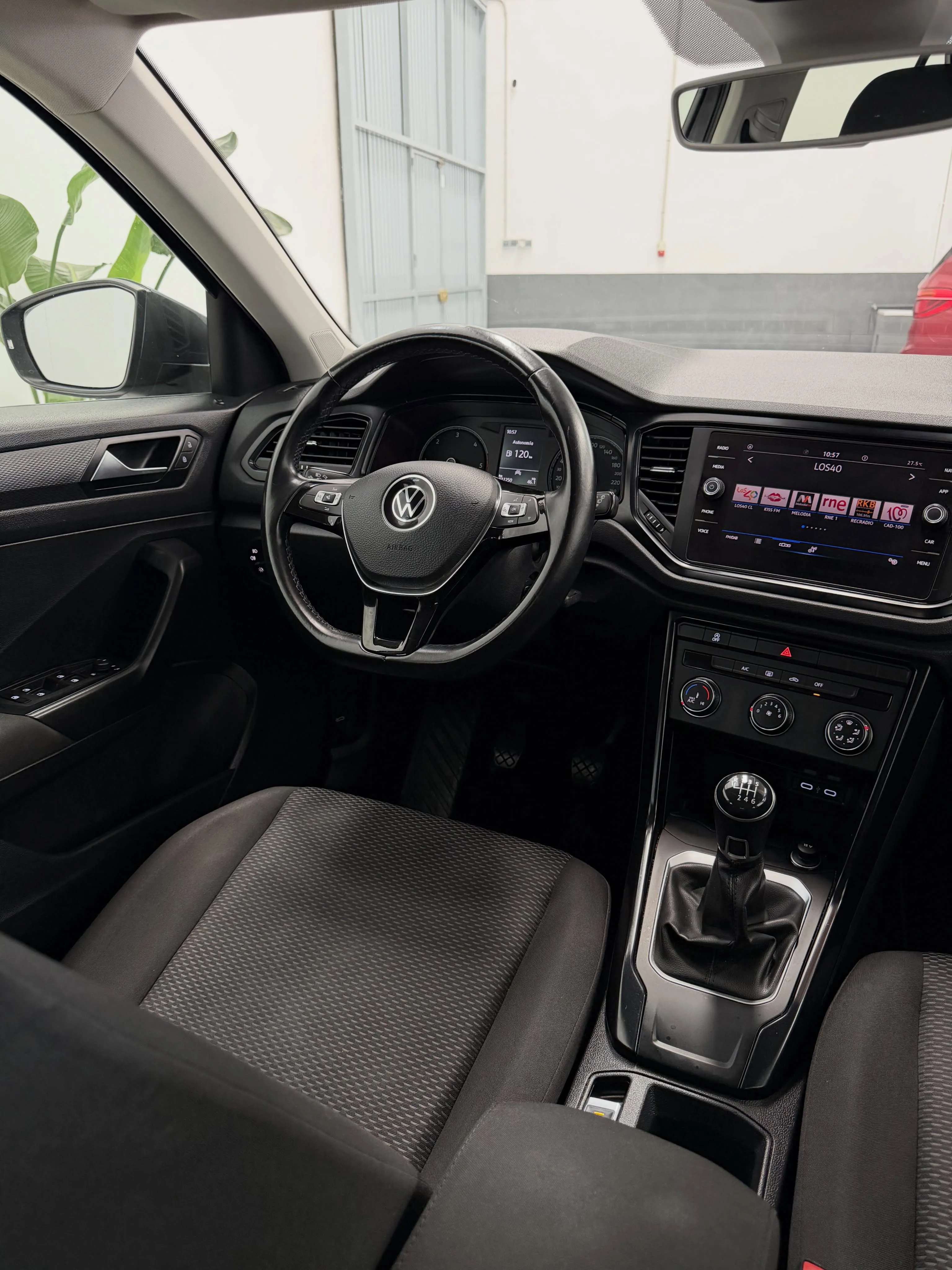 Volkswagen T-ROC 1.6 TDI / DIESEL - foto 10