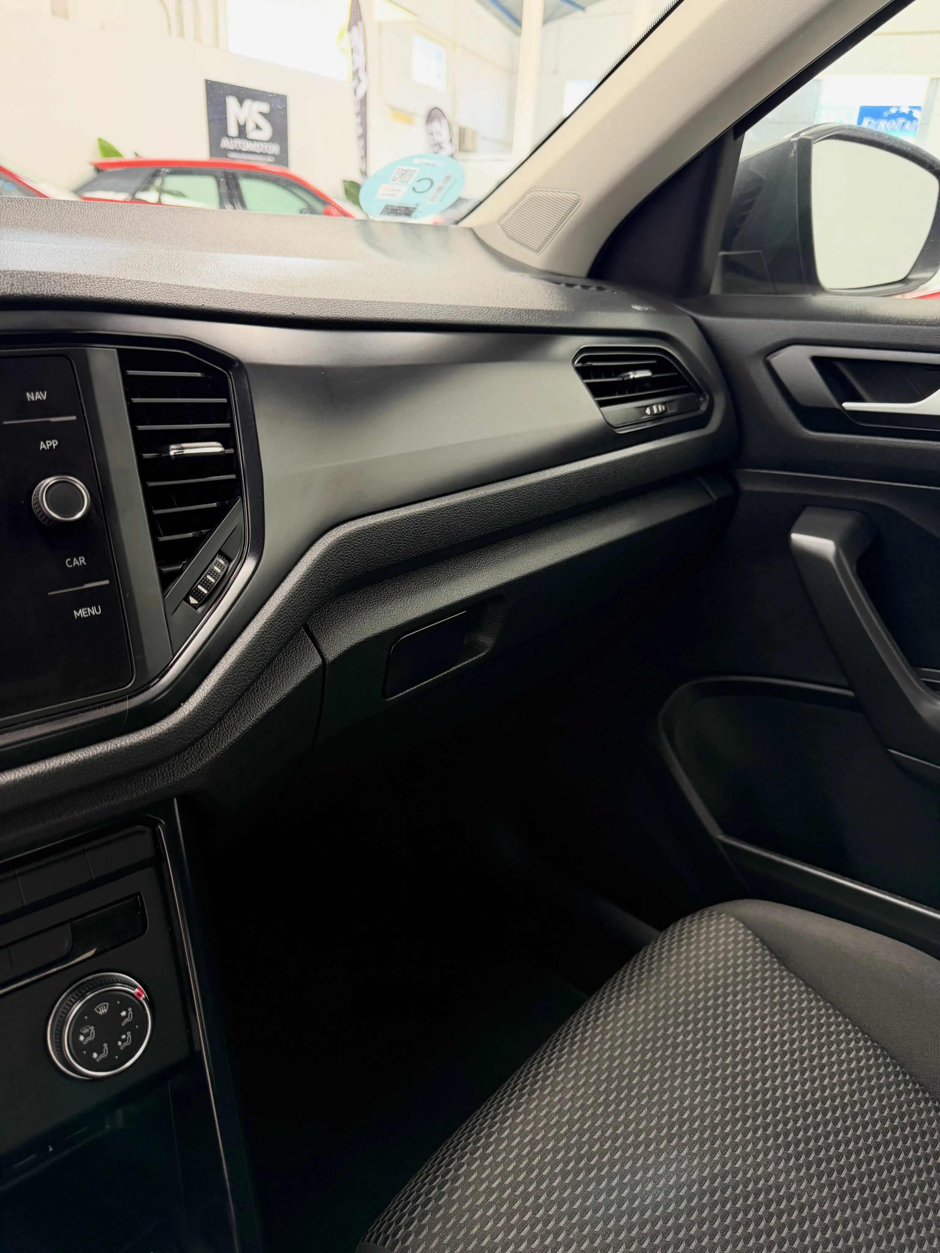 Volkswagen T-ROC 1.6 TDI / DIESEL - foto 14