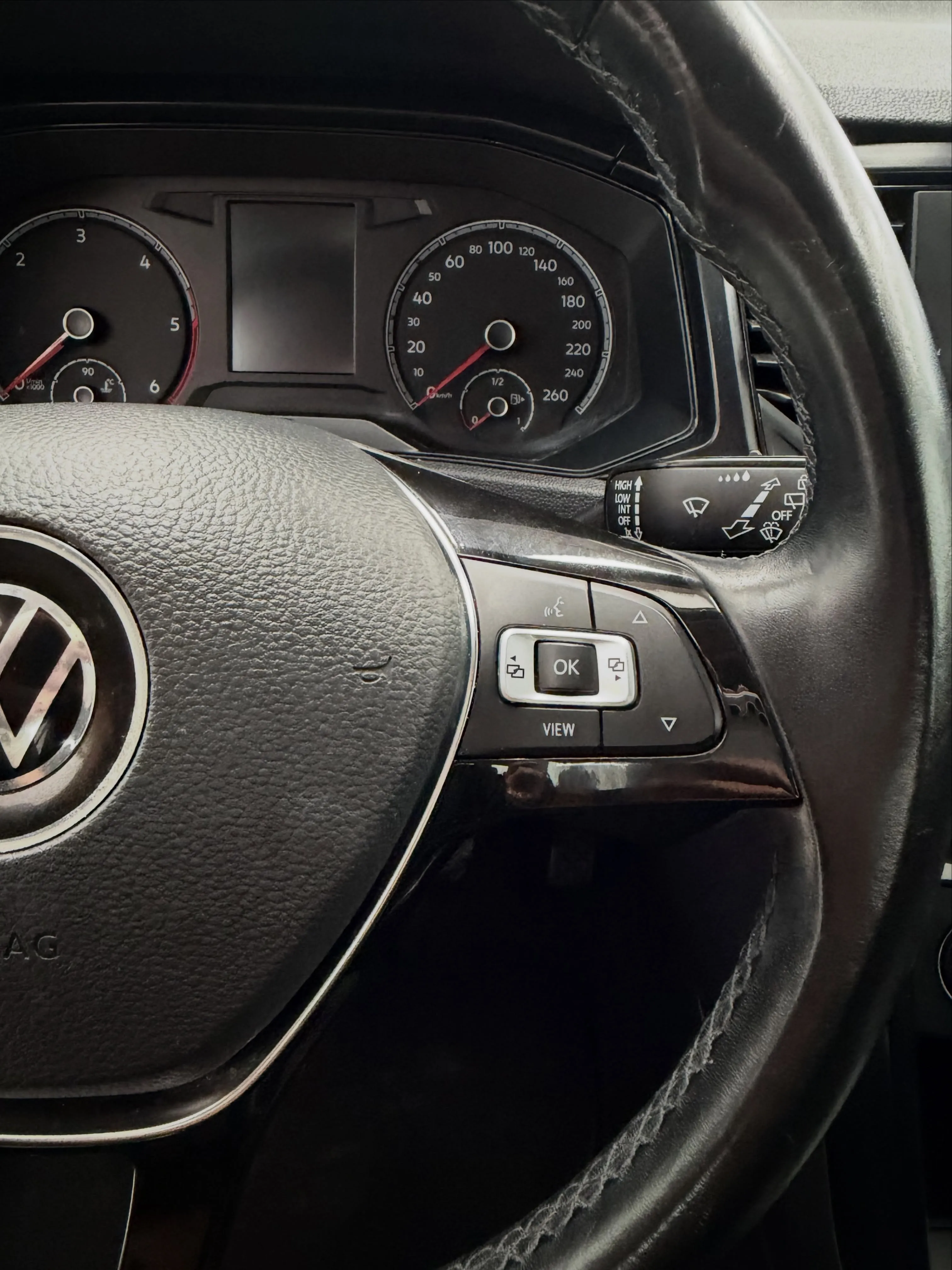 Volkswagen T-ROC 1.6 TDI / DIESEL - foto 18