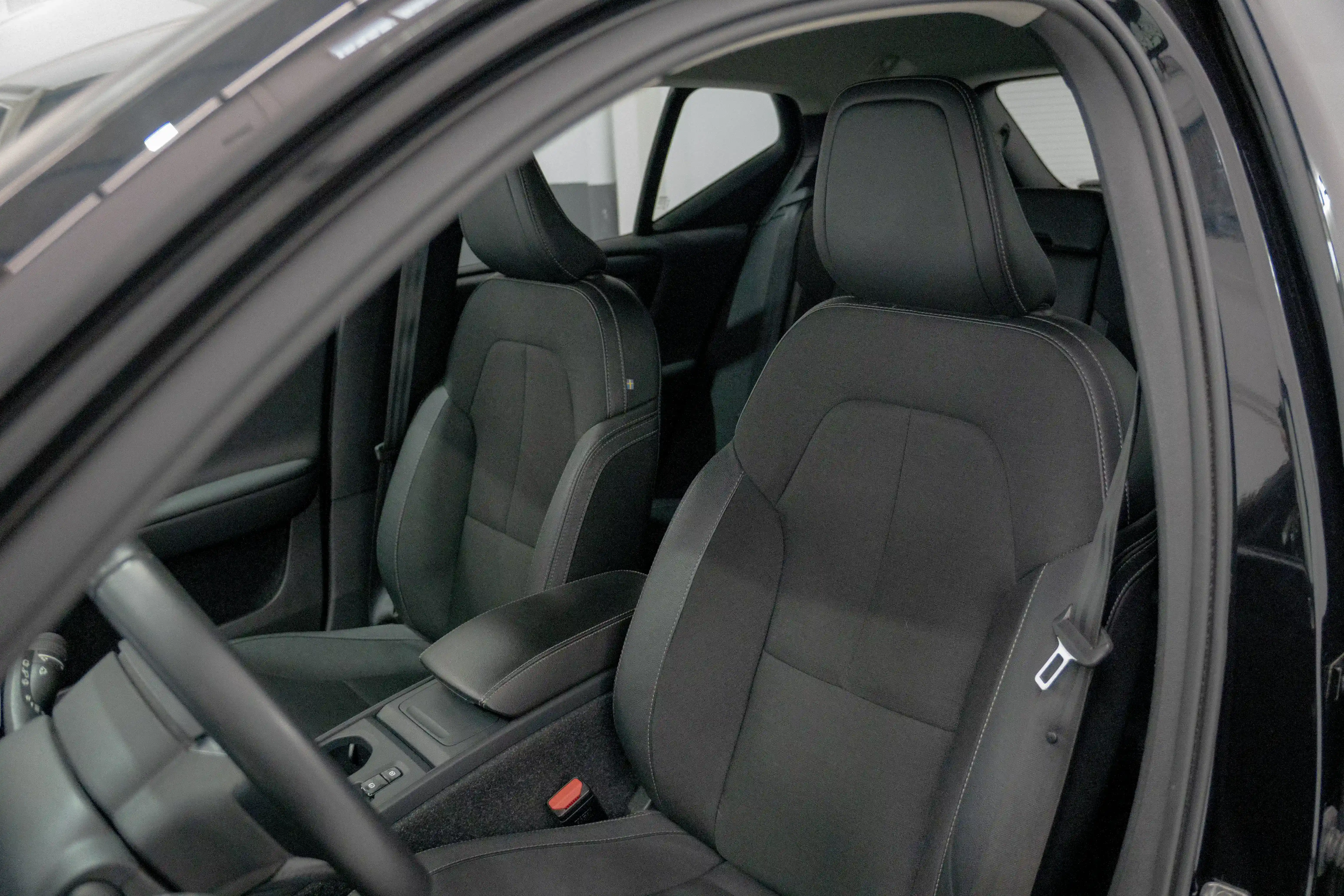 Volvo XC40 2.0 DIESEL - foto 5