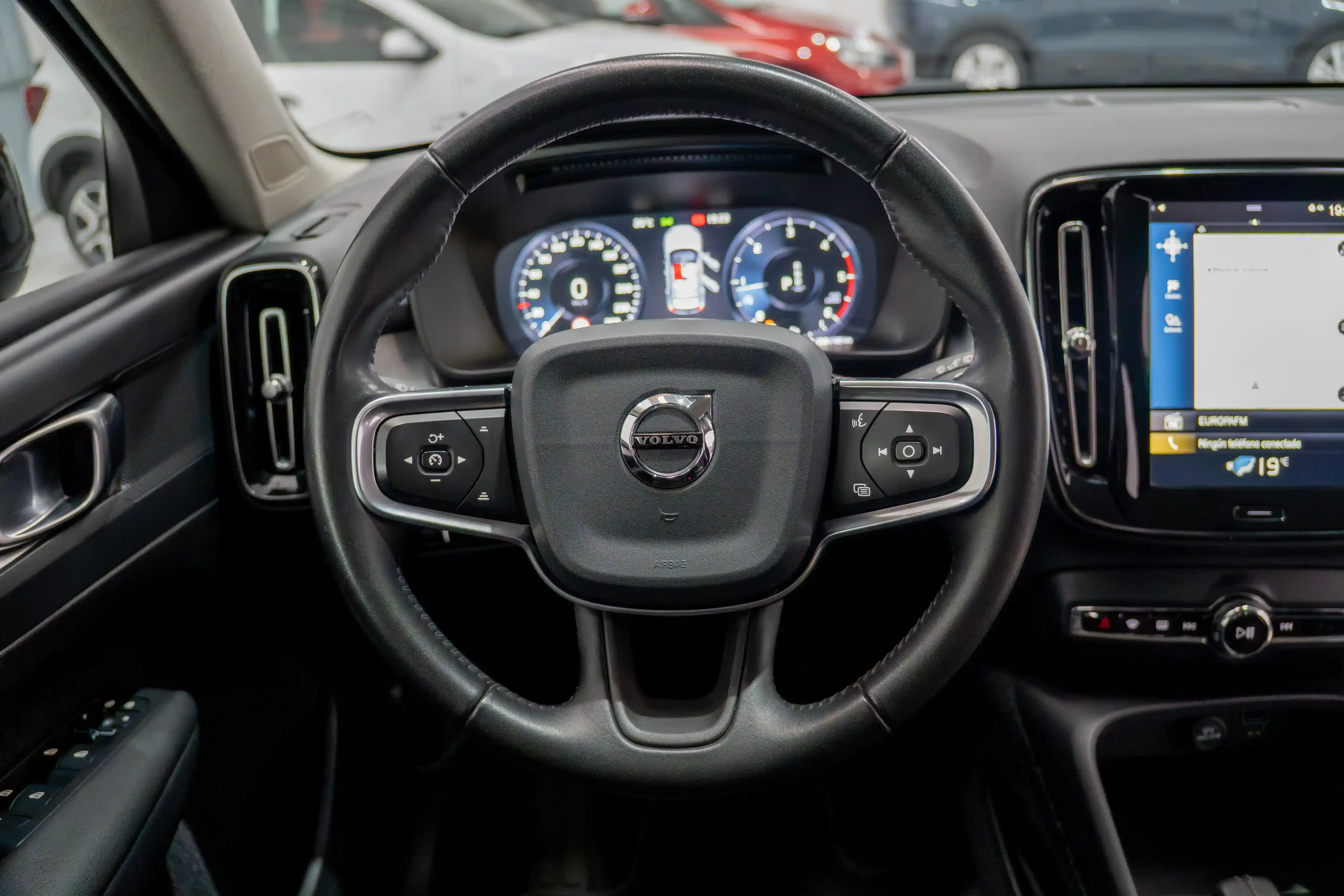Volvo XC40 2.0 DIESEL - foto 9