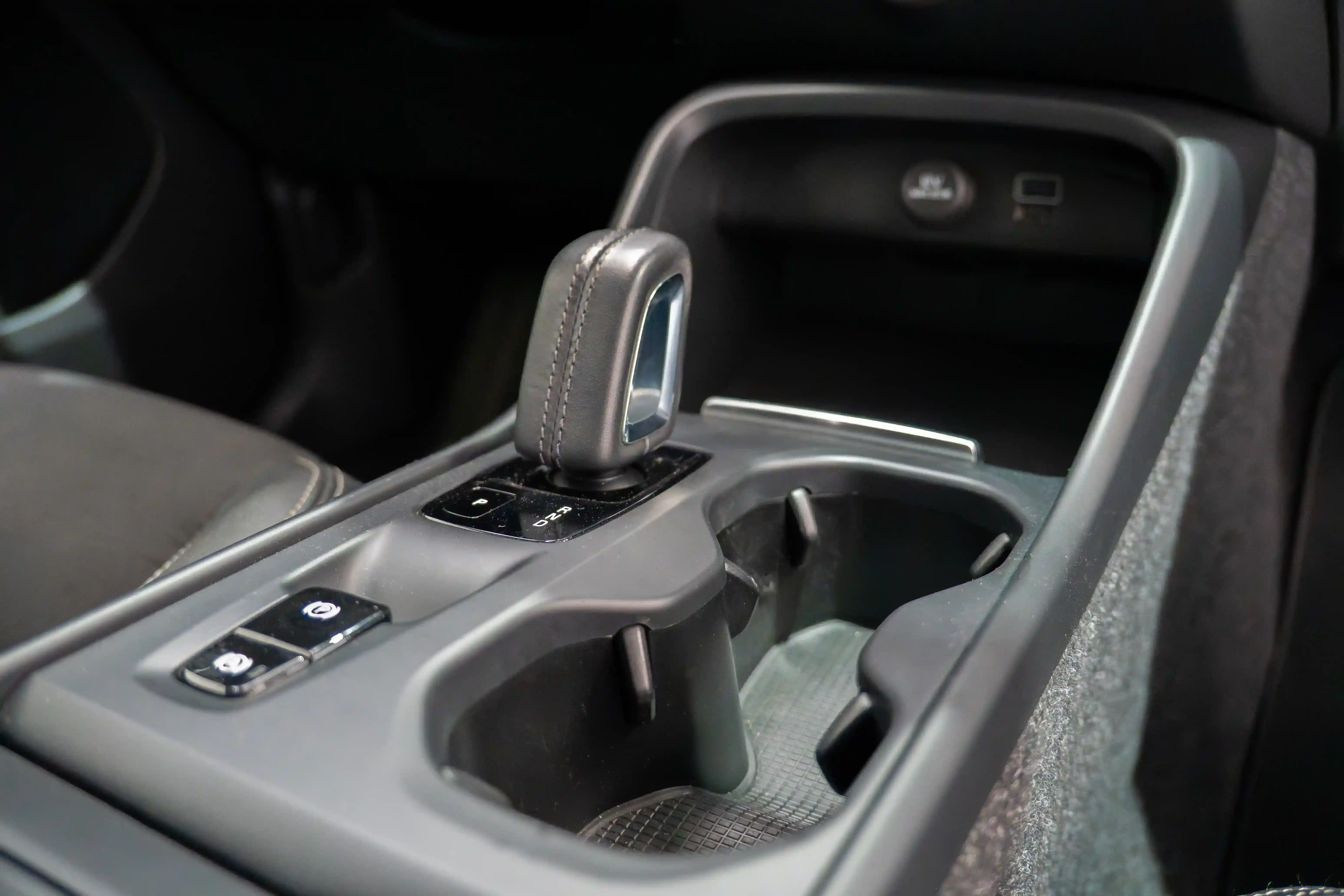 Volvo XC40 2.0 DIESEL - foto 14