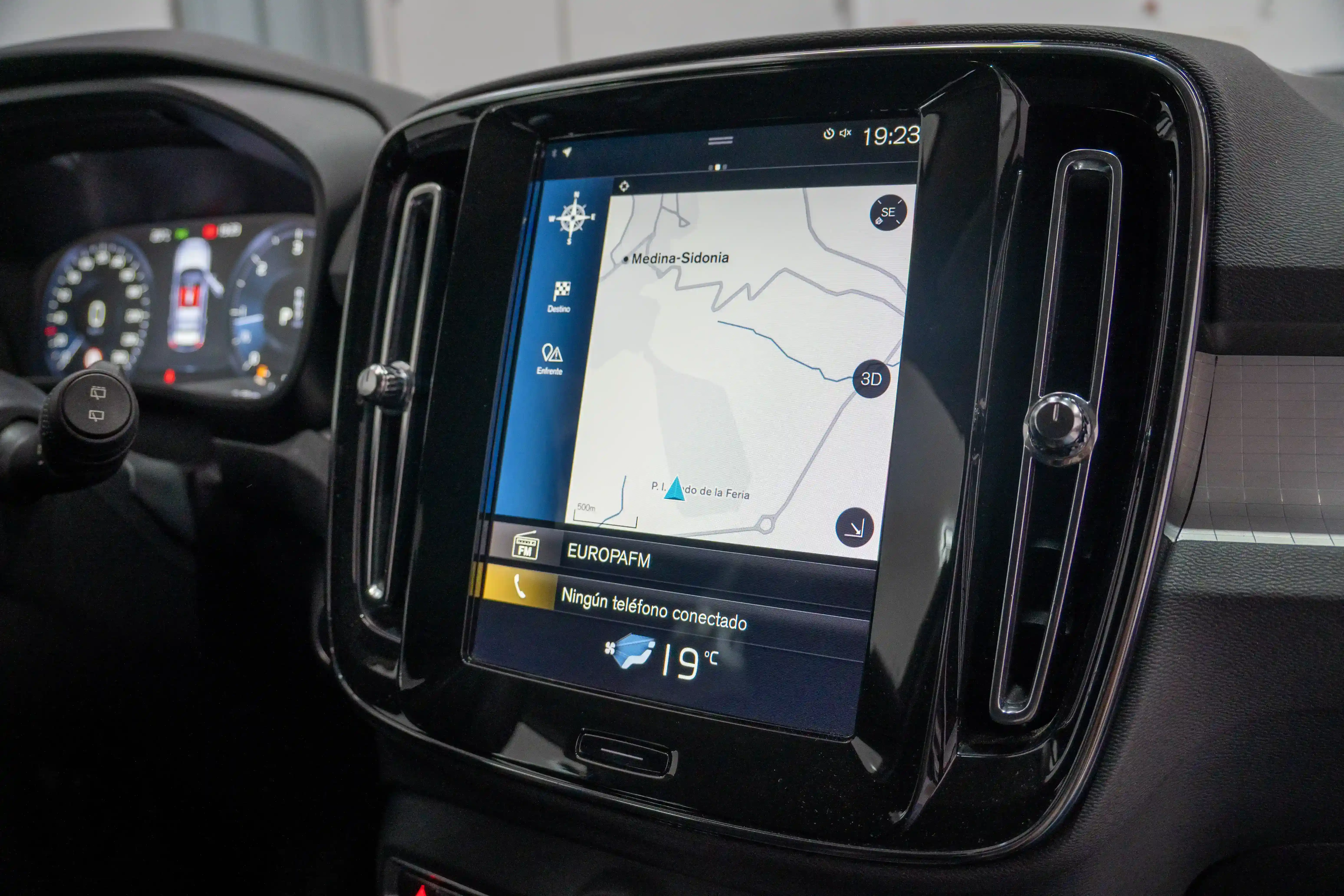 Volvo XC40 2.0 DIESEL - foto 13