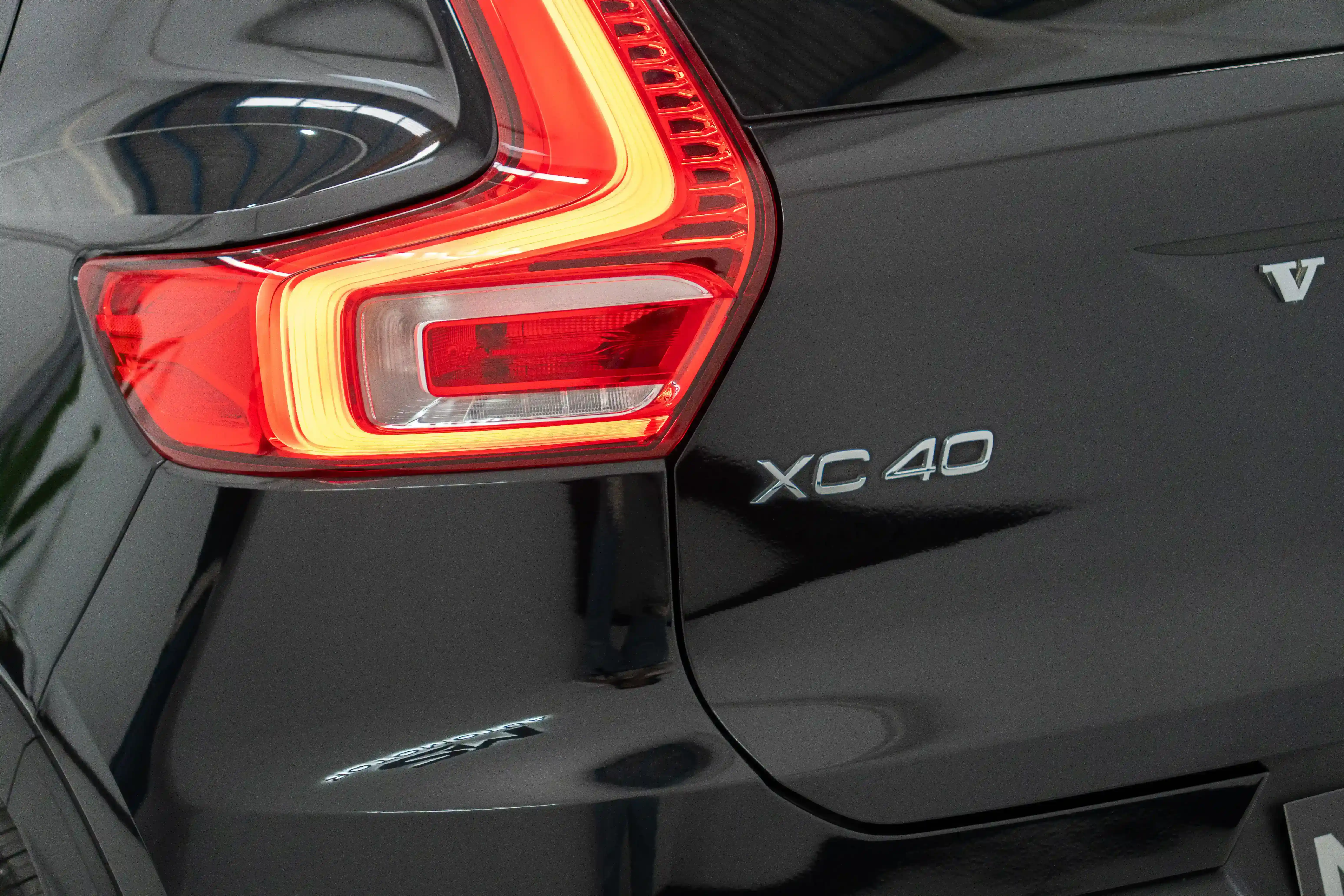 Volvo XC40 2.0 DIESEL - foto 17