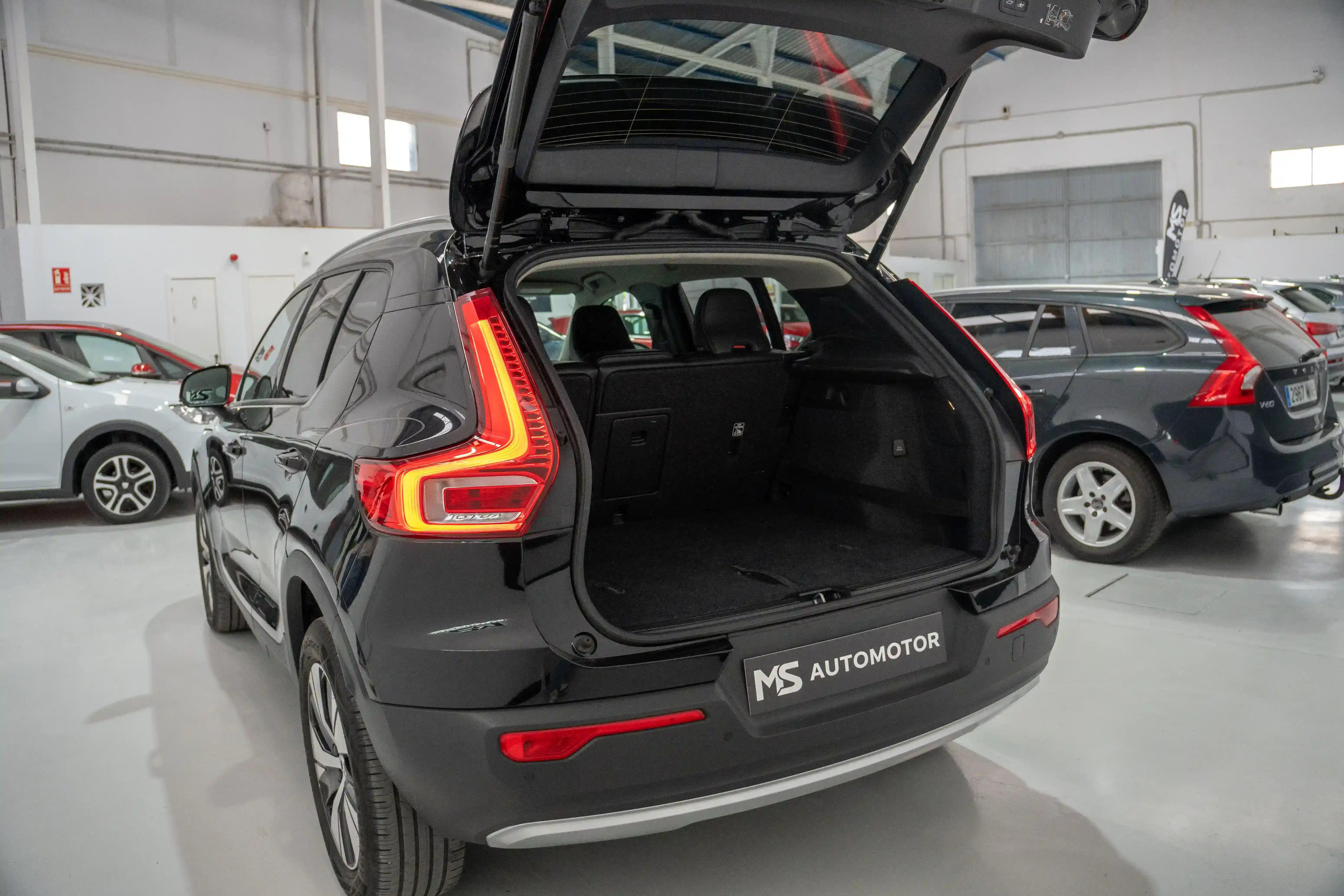 Volvo XC40 2.0 DIESEL - foto 19