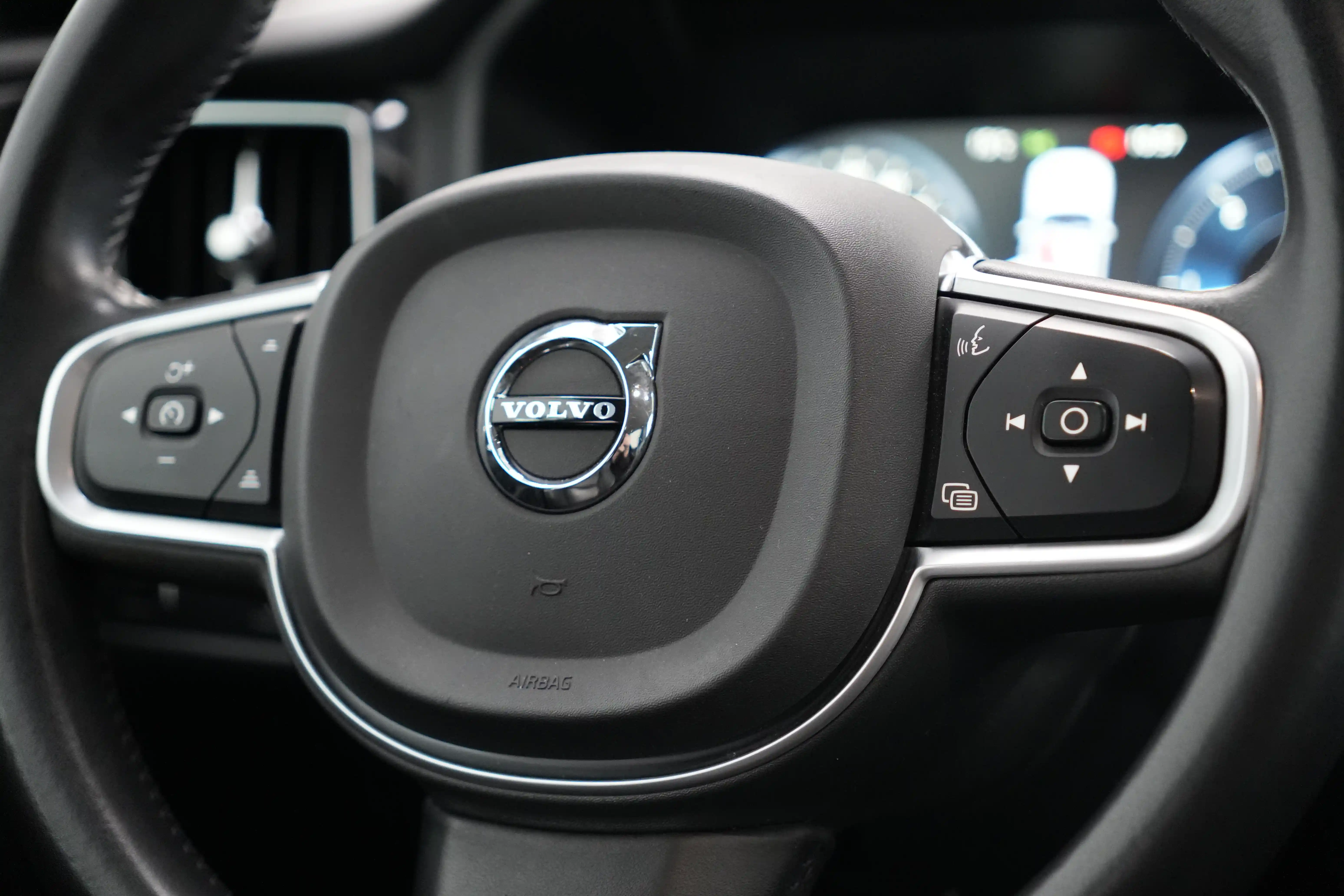 Volvo XC60 D4 2.0 Diesel - foto 9