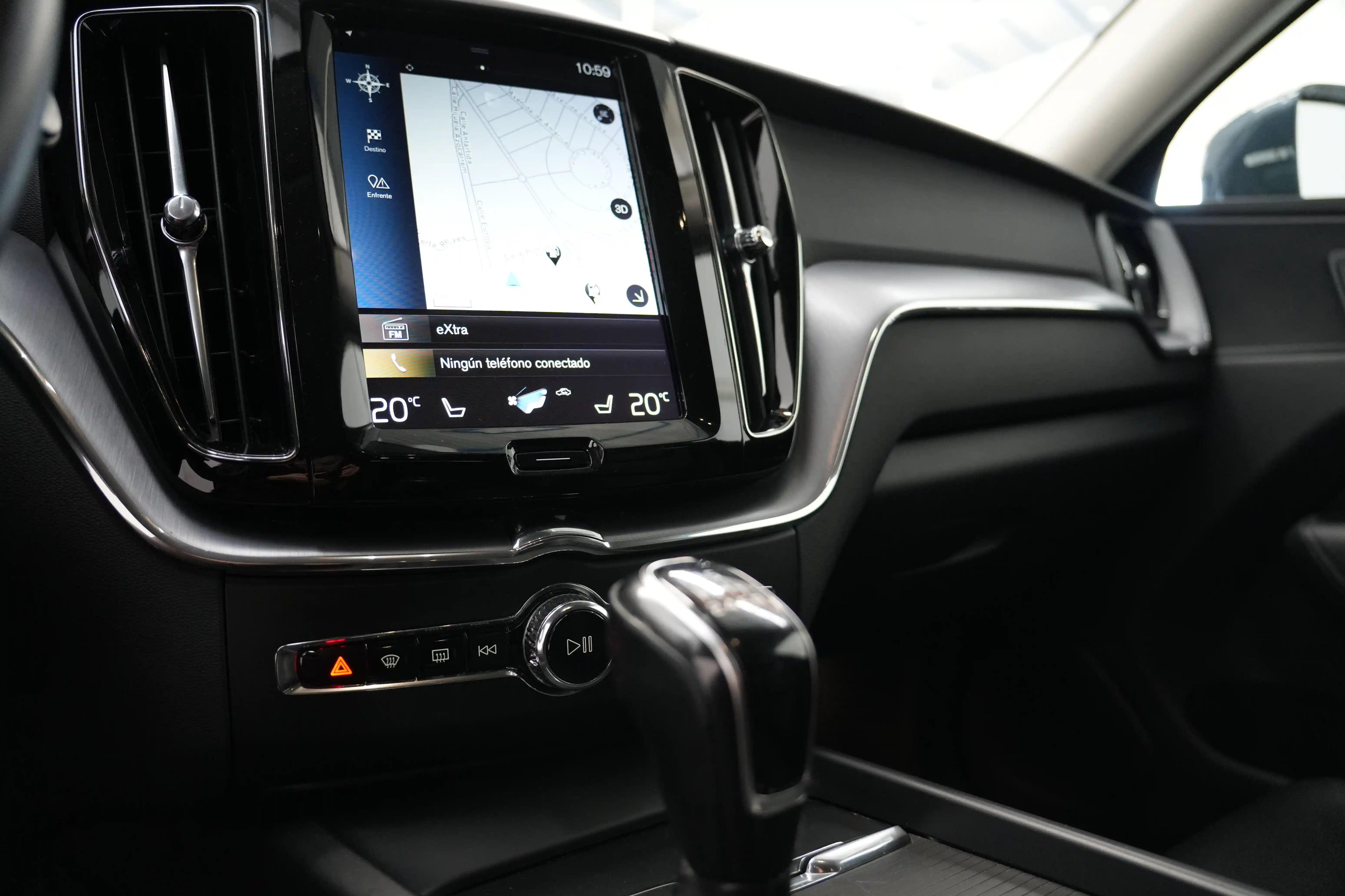 Volvo XC60 D4 2.0 Diesel - foto 14