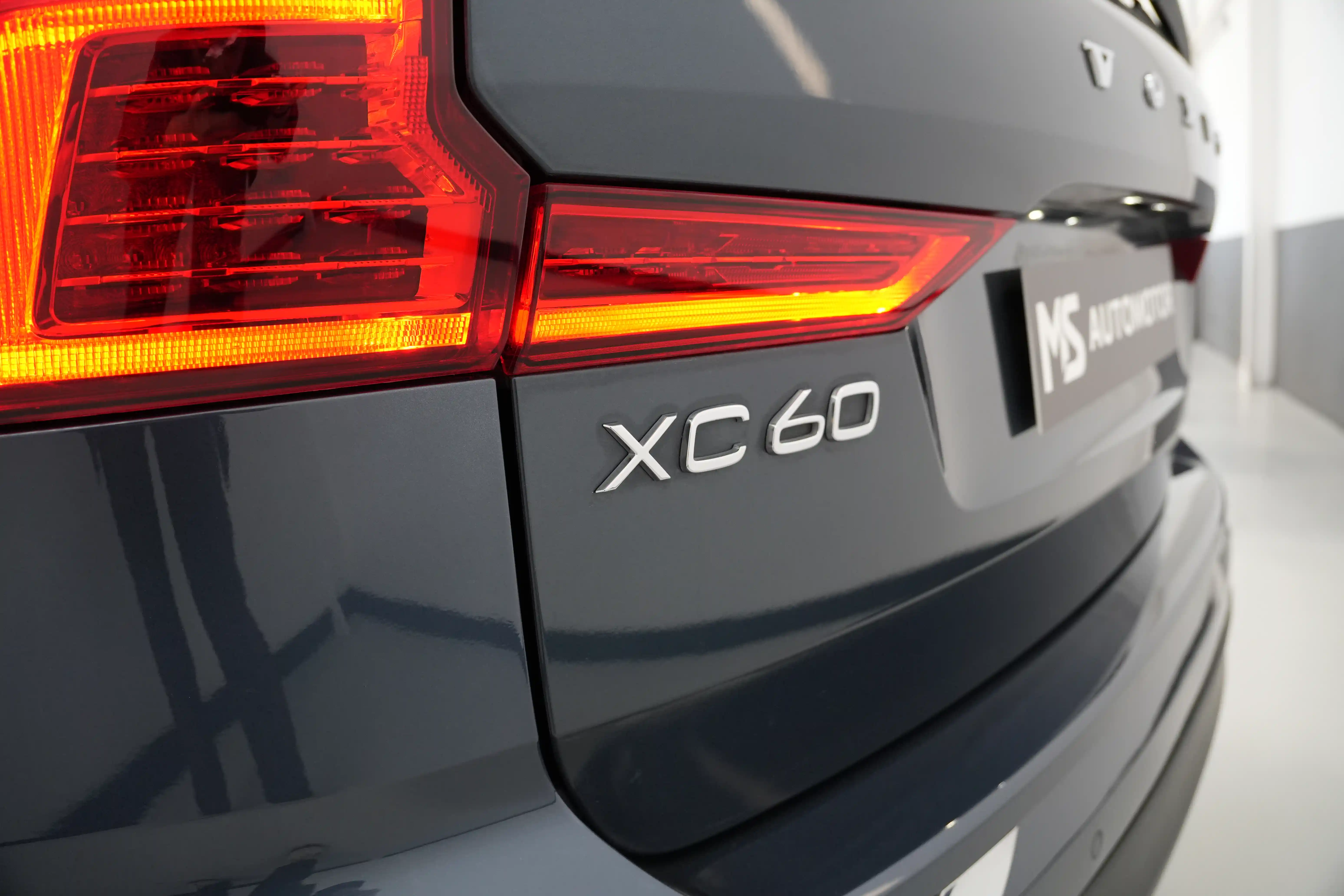 Volvo XC60 D4 2.0 Diesel - foto 19